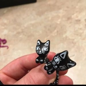 black and white cat taper fake earrings